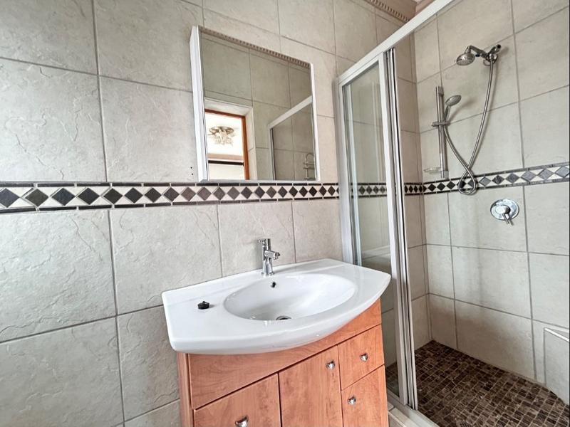 6 Bedroom Property for Sale in Birdwood Estate North West